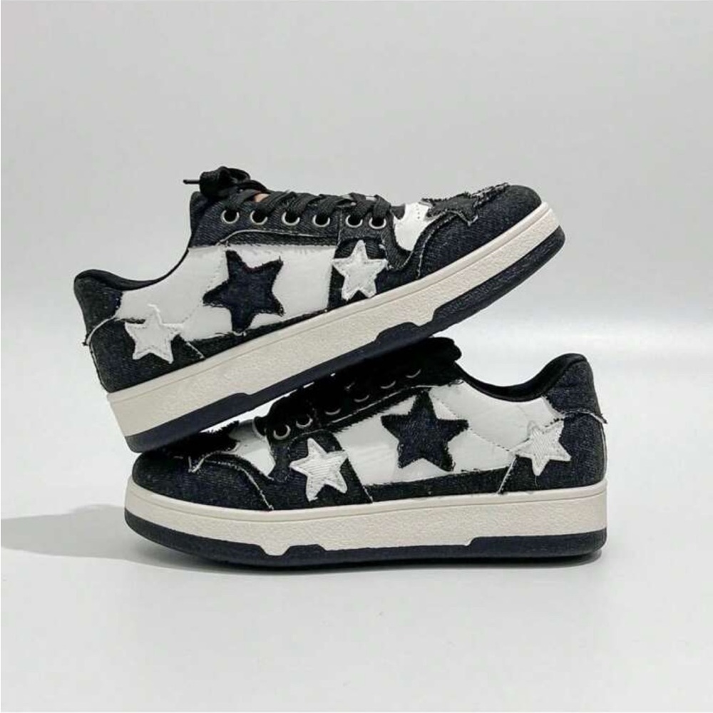 Starry skate shoes